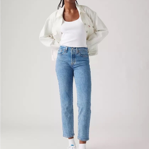 Levi's Wedgie Fit Straight Women's Jeans - Picture 1 of 8